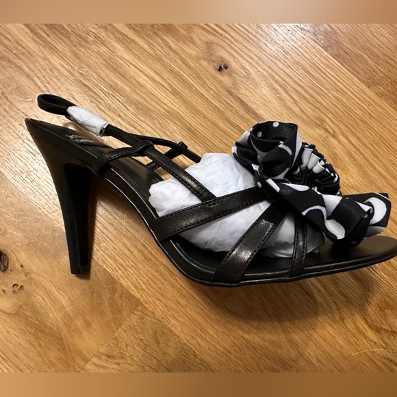 Jeffrey Campbell Pinpoint Heels 7.5 new in box - Picture 5 of 10